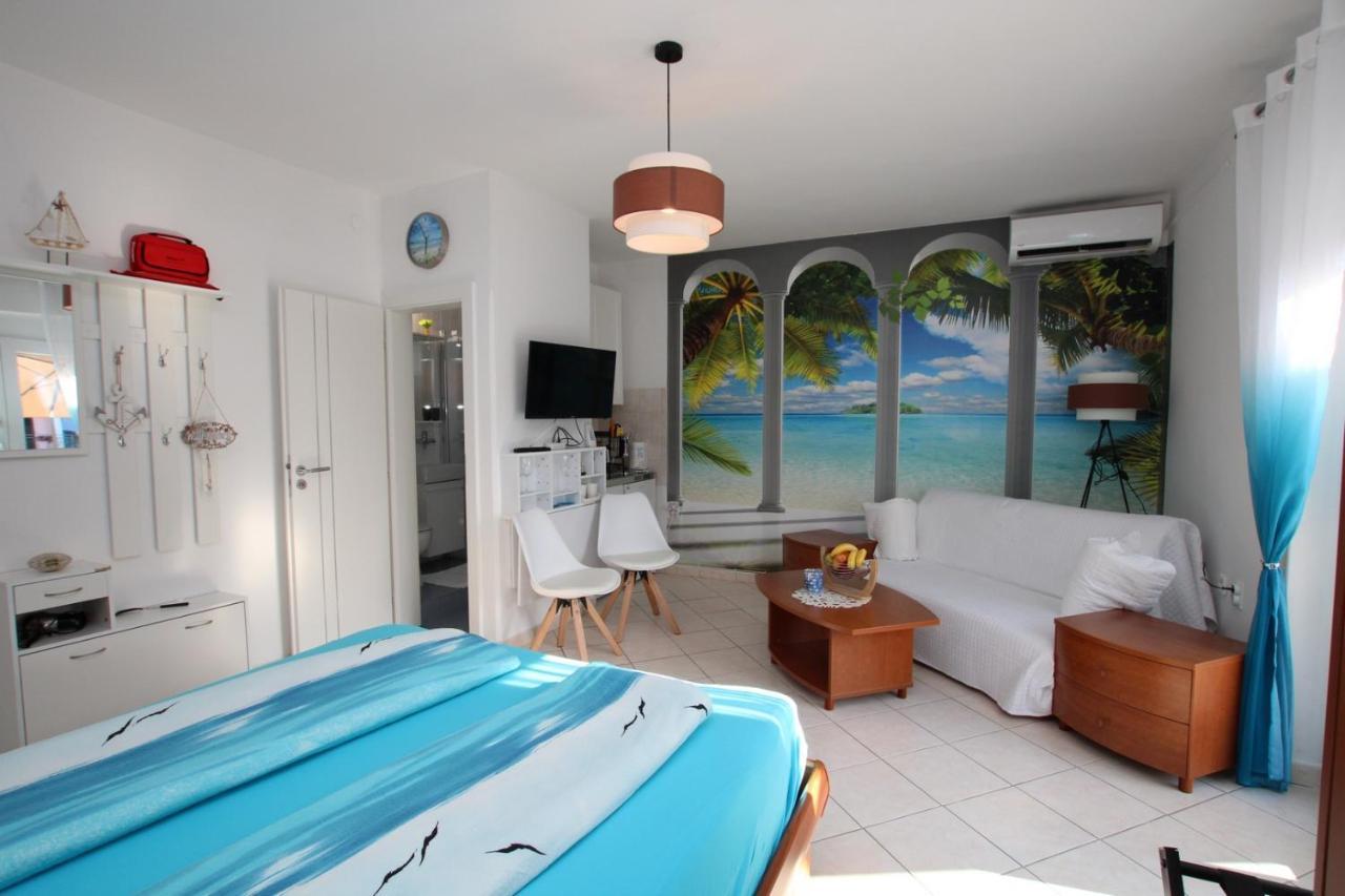 Blue Adria Suites Пореч Екстериор снимка